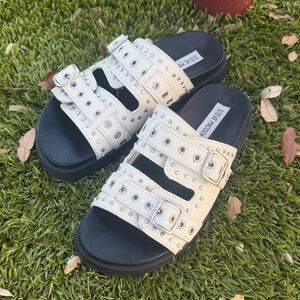 Steve Madden Melanie White Studded Double-Buckle Slide Sandals 7.5 like new